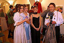 Besprechung der Szenen mit den Darstellern vom Hofball
