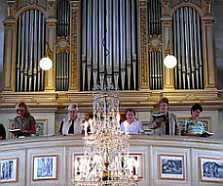 der Kirchenchor vor der Orgel in der Dittersbacher Kirche