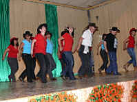 Auftritt der Line-Dance-Gruppe aus Bernstadt