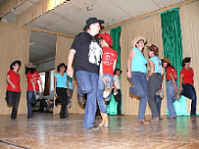 Auftritt der Line-Dance-Gruppe aus Bernstadt